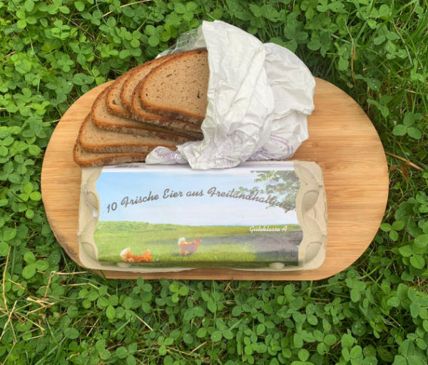 Abend Lieferung: Eier und Brot